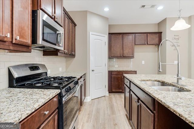250 Jackson Avenue, Braselton, GA 30517