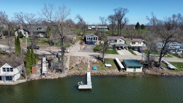 18013 Roberds Lake Boulevard, Faribault, MN 55021