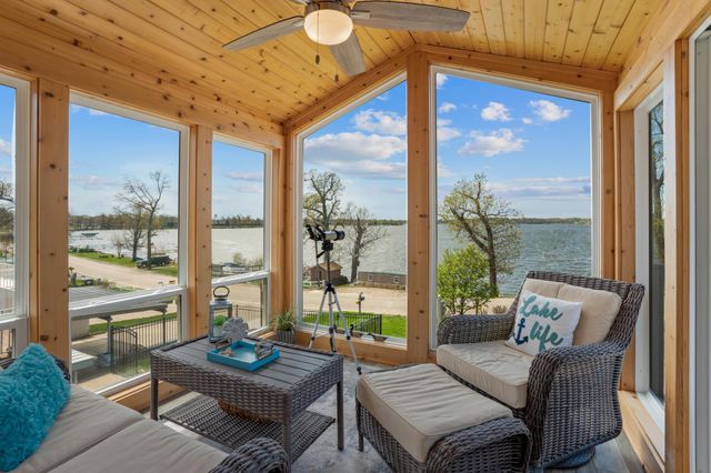 18013 Roberds Lake Boulevard, Faribault, MN 55021