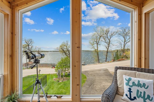 18013 Roberds Lake Boulevard, Faribault, MN 55021