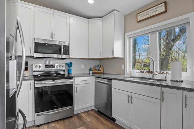 18013 Roberds Lake Boulevard, Faribault, MN 55021