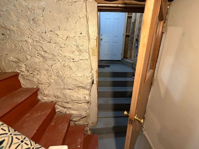 12 Stoneland Rd, Worcester, MA 01603