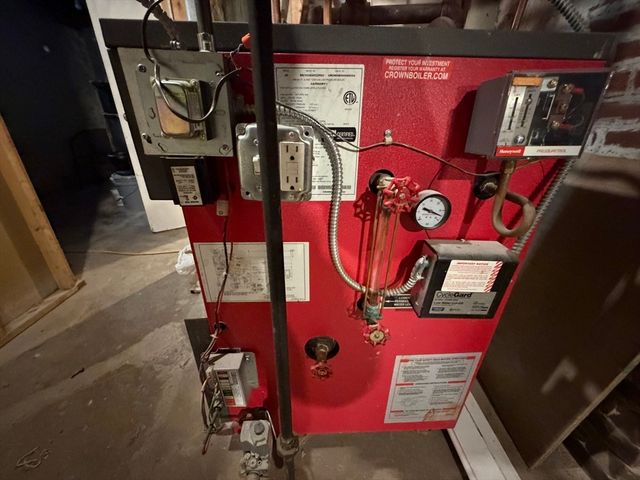 12 Stoneland Rd, Worcester, MA 01603