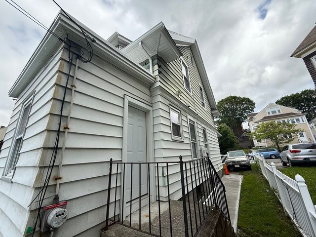 12 Stoneland Rd, Worcester, MA 01603