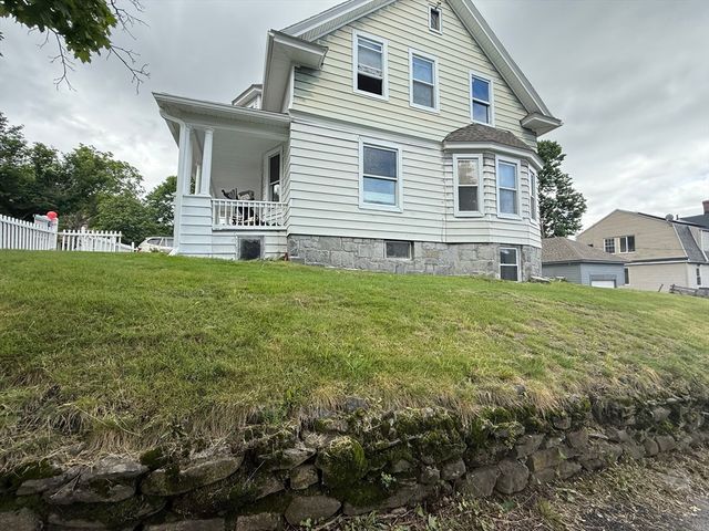 12 Stoneland Rd, Worcester, MA 01603