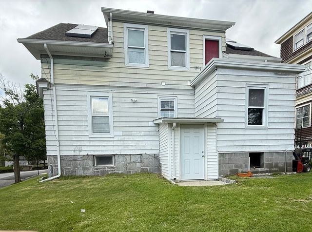 12 Stoneland Rd, Worcester, MA 01603