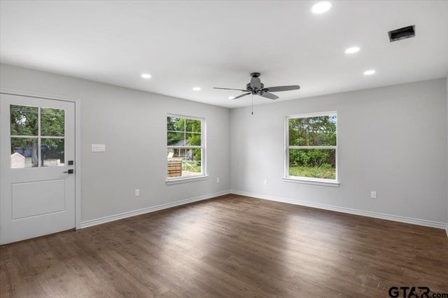 3115 W Rose St., Tyler, TX 75701