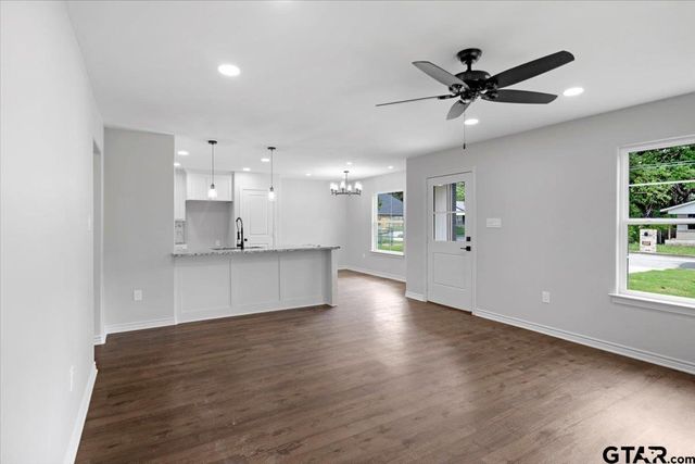 3115 W Rose St., Tyler, TX 75701
