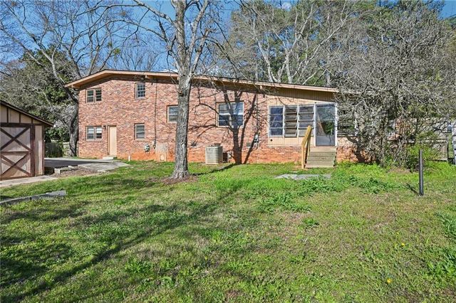 1324 N Hicks Circle NW, Conyers, GA 30012