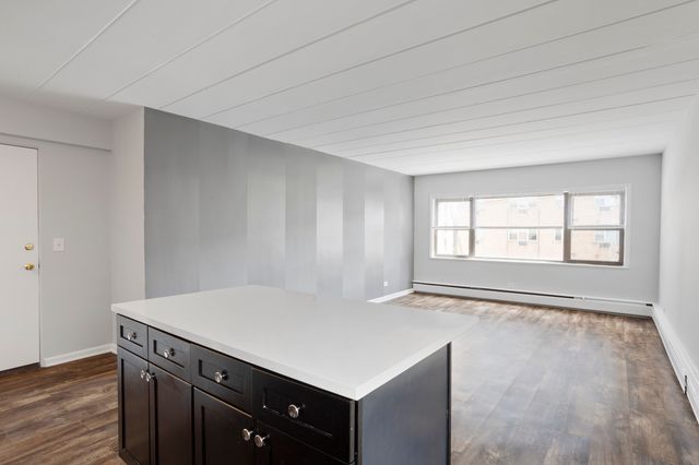 6007 N Kenmore Avenue 401, Chicago, IL 60660