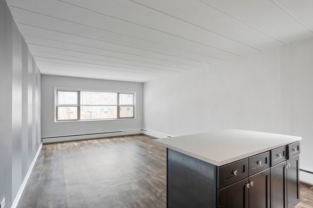 6007 N Kenmore Avenue 401, Chicago, IL 60660