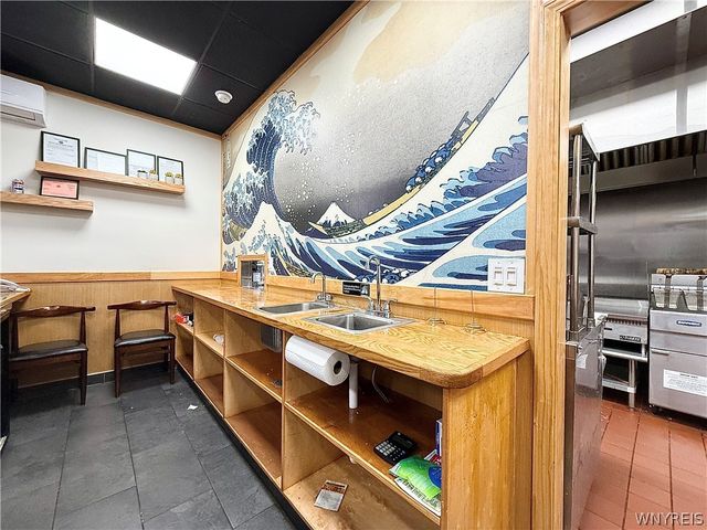 5026 Broadway, Lancaster, NY 14043