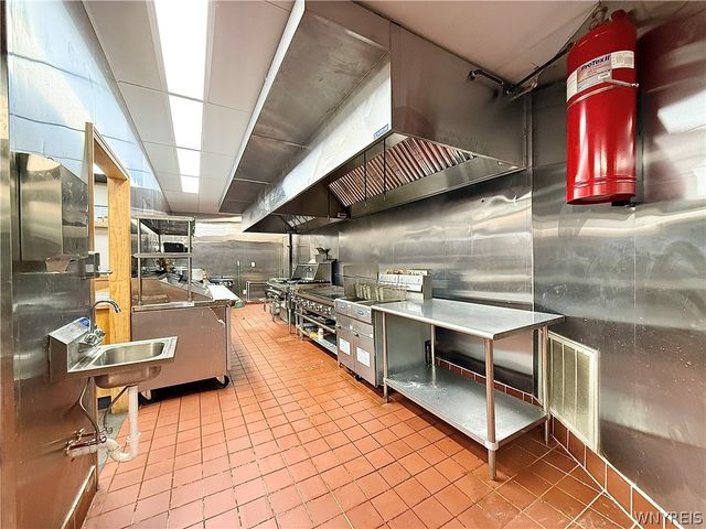 5026 Broadway, Lancaster, NY 14043