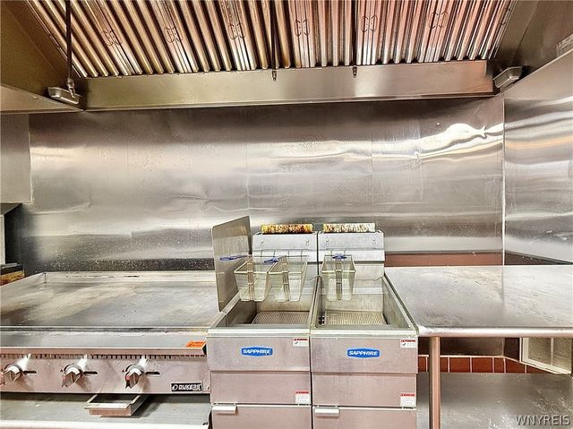 5026 Broadway, Lancaster, NY 14043