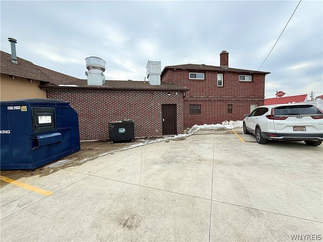 5026 Broadway, Lancaster, NY 14043