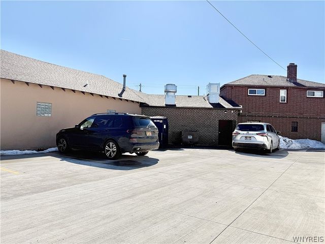 5026 Broadway, Lancaster, NY 14043