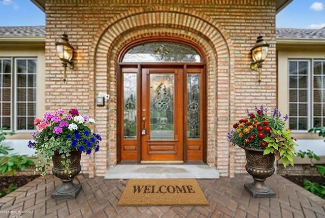 5500 Crystal Creek Lane, Washington Twp, MI 48094