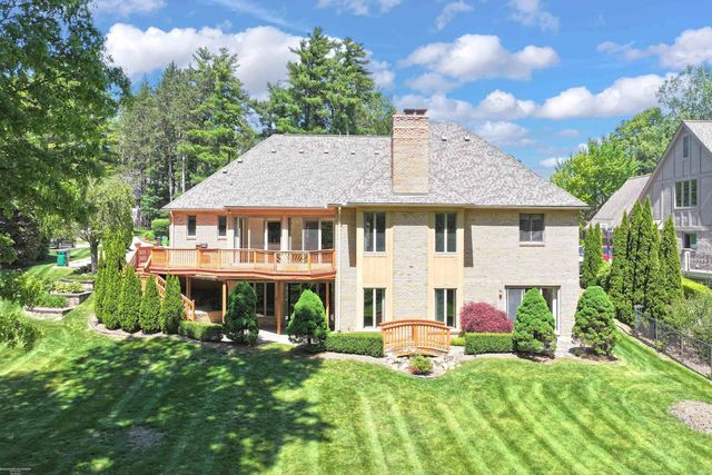 5500 Crystal Creek Lane, Washington Twp, MI 48094