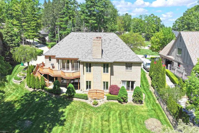 5500 Crystal Creek Lane, Washington Twp, MI 48094