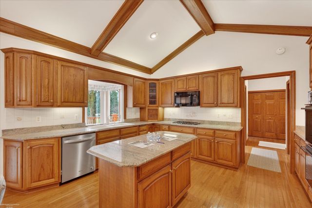 5500 Crystal Creek Lane, Washington Twp, MI 48094