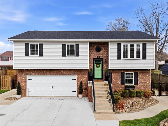 23 Morning Glory, Winfield, WV 25213