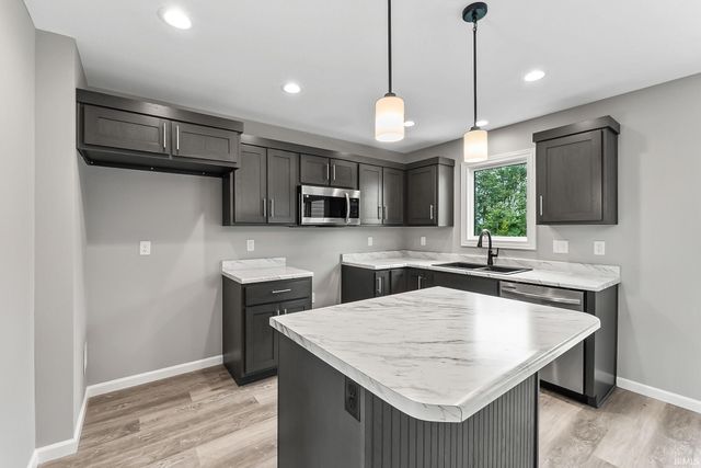 814 Lagonda Trail, Fort Wayne, IN 46818