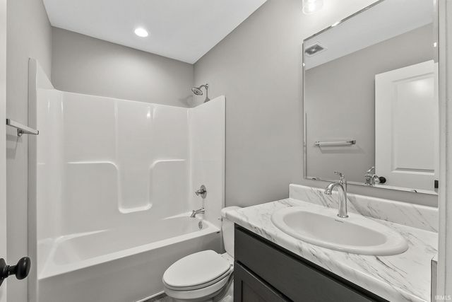814 Lagonda Trail, Fort Wayne, IN 46818