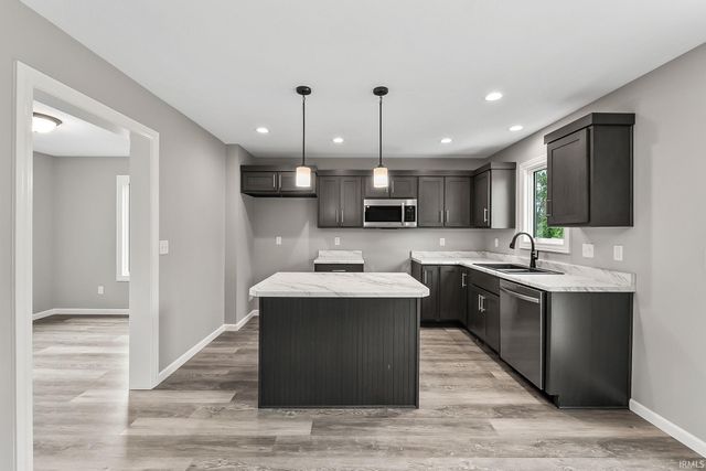 814 Lagonda Trail, Fort Wayne, IN 46818