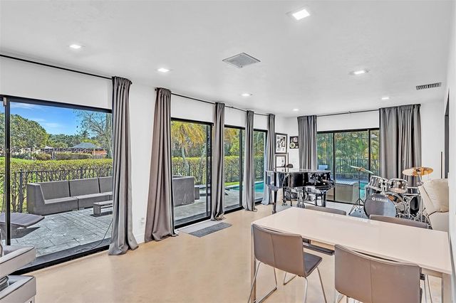 5602 S Travelers Palm Lane, Tamarac, FL 33319