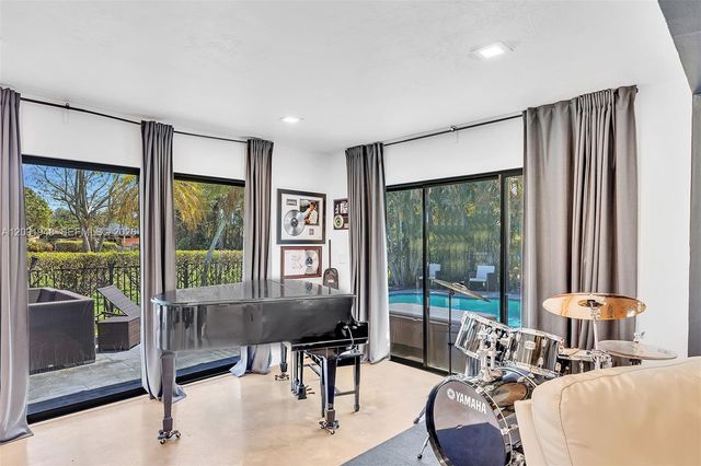 5602 S Travelers Palm Lane, Tamarac, FL 33319