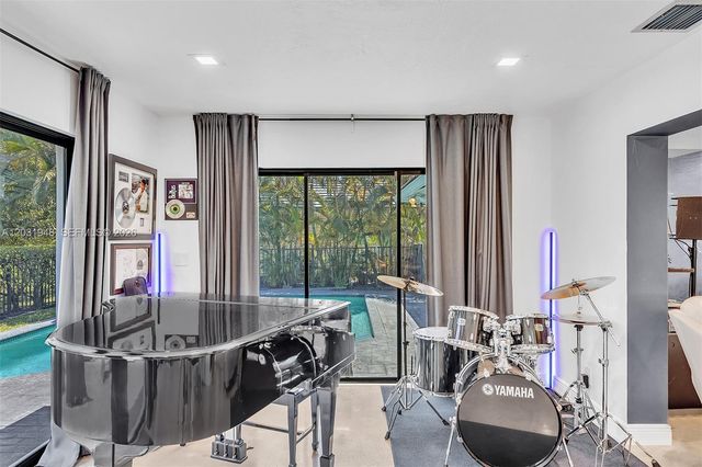 5602 S Travelers Palm Lane, Tamarac, FL 33319