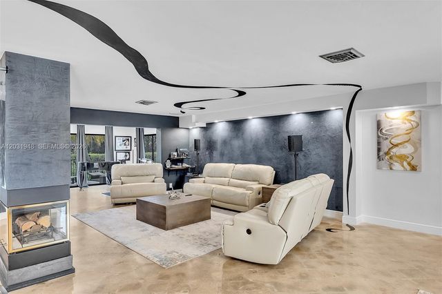 5602 S Travelers Palm Lane, Tamarac, FL 33319