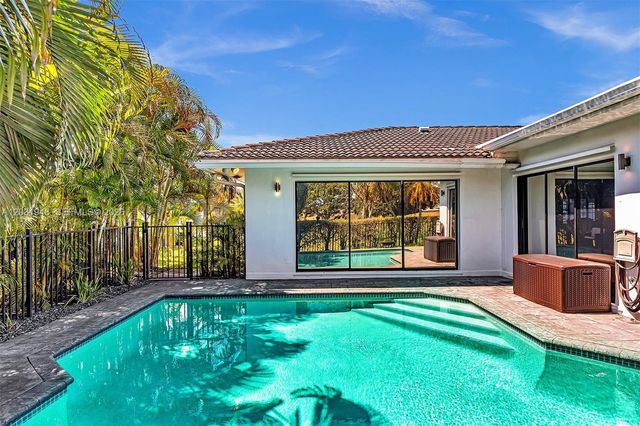 5602 S Travelers Palm Lane, Tamarac, FL 33319