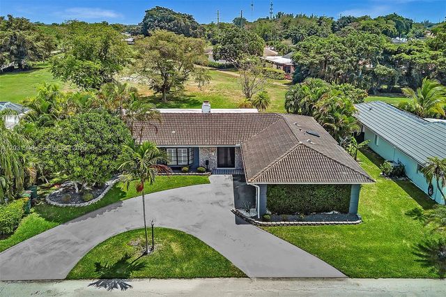 5602 S Travelers Palm Lane, Tamarac, FL 33319
