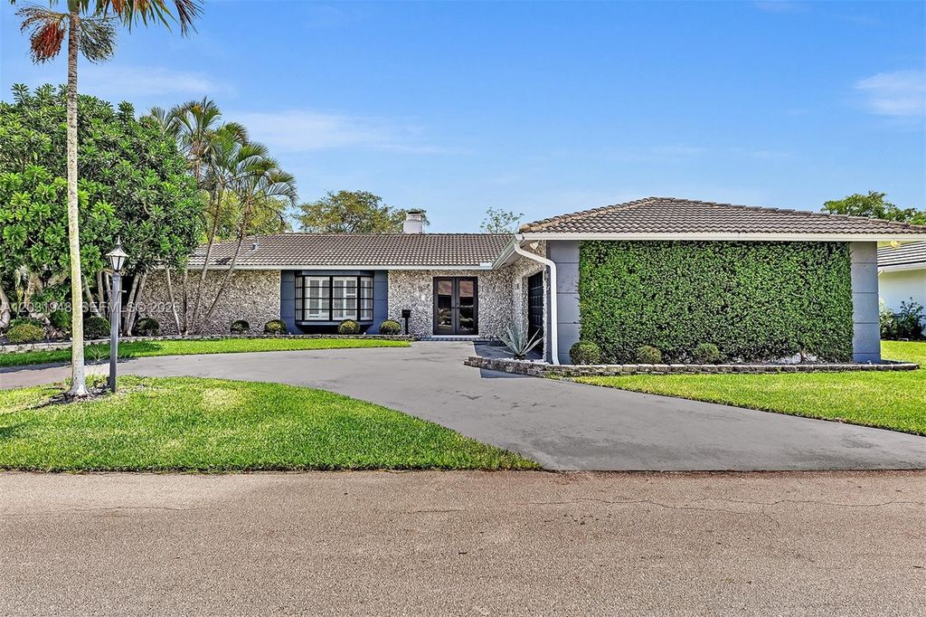 5602 S Travelers Palm Lane, Tamarac, FL 33319