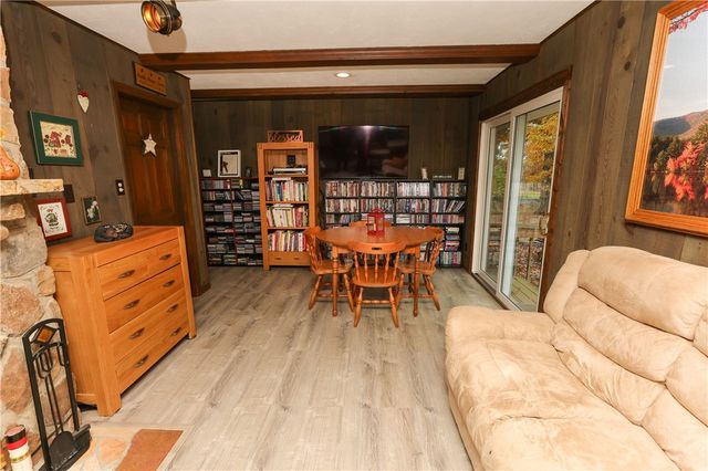 112 Alkim Dr, Centerville, PA 15417