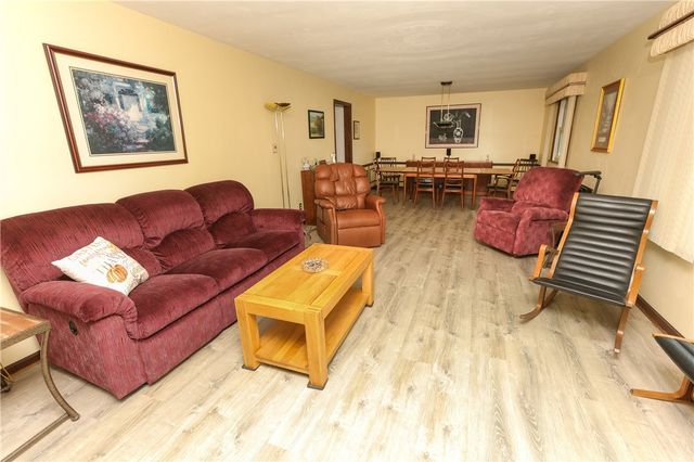 112 Alkim Dr, Centerville, PA 15417