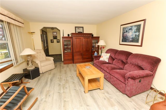 112 Alkim Dr, Centerville, PA 15417