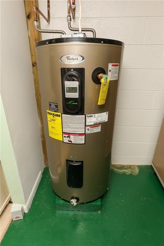 112 Alkim Dr, Centerville, PA 15417