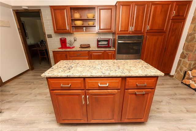 112 Alkim Dr, Centerville, PA 15417