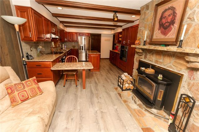 112 Alkim Dr, Centerville, PA 15417