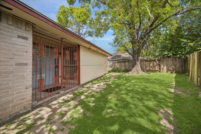11018 Tobasa Court, Houston, TX 77086
