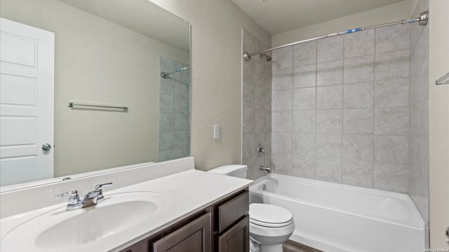 5915 POOLSIDE PARK, Converse, TX 78109