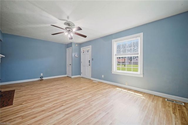 221 Cypress RD, Portsmouth, VA 23701