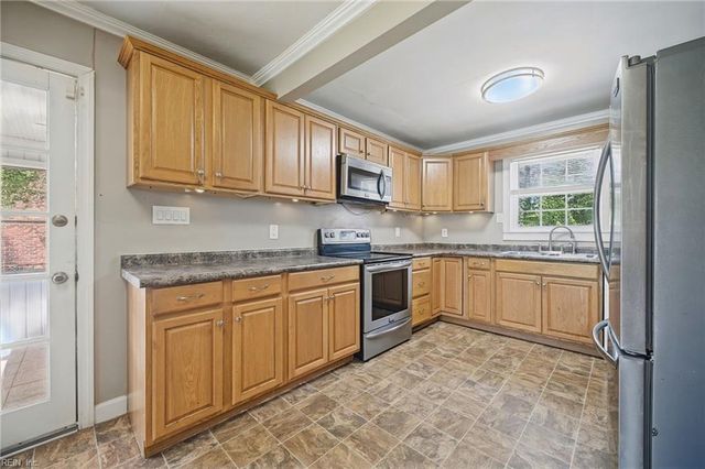 221 Cypress RD, Portsmouth, VA 23701