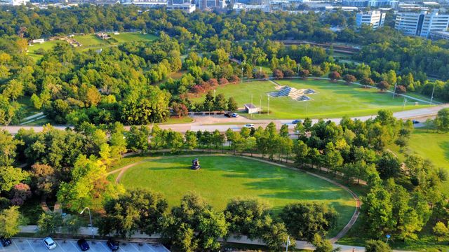 1711 Allen Parkway 2207, Houston, TX 77019