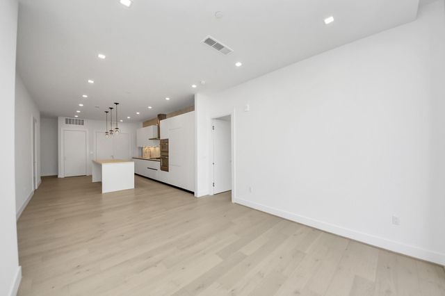 1711 Allen Parkway 2207, Houston, TX 77019