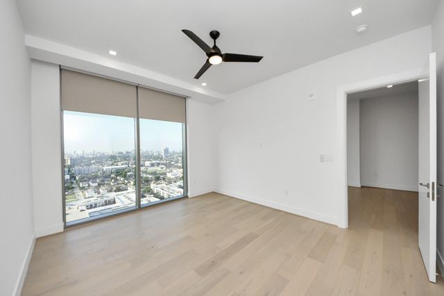 1711 Allen Parkway 2207, Houston, TX 77019