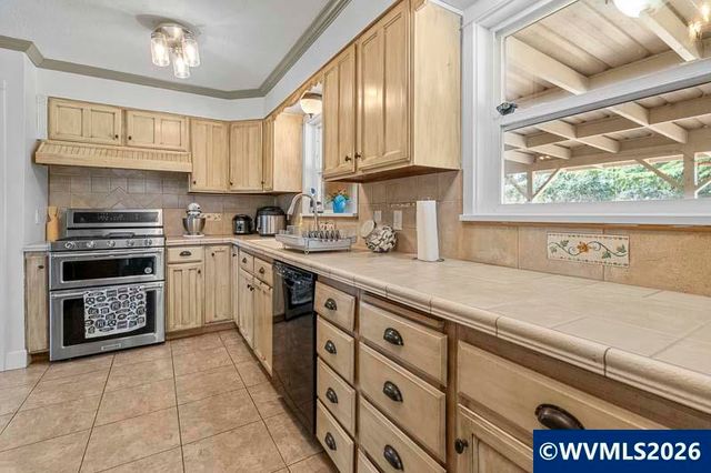 1175 Chelsea Av NW, Salem, OR 97304