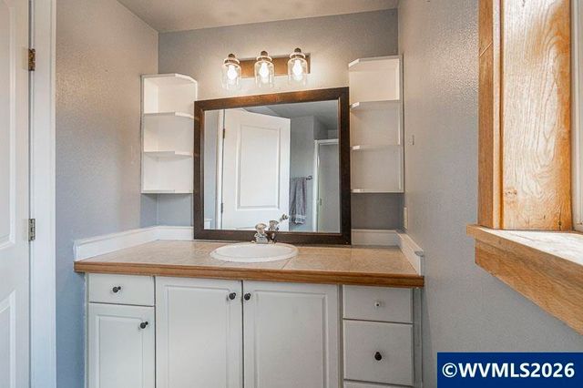 1175 Chelsea Av NW, Salem, OR 97304